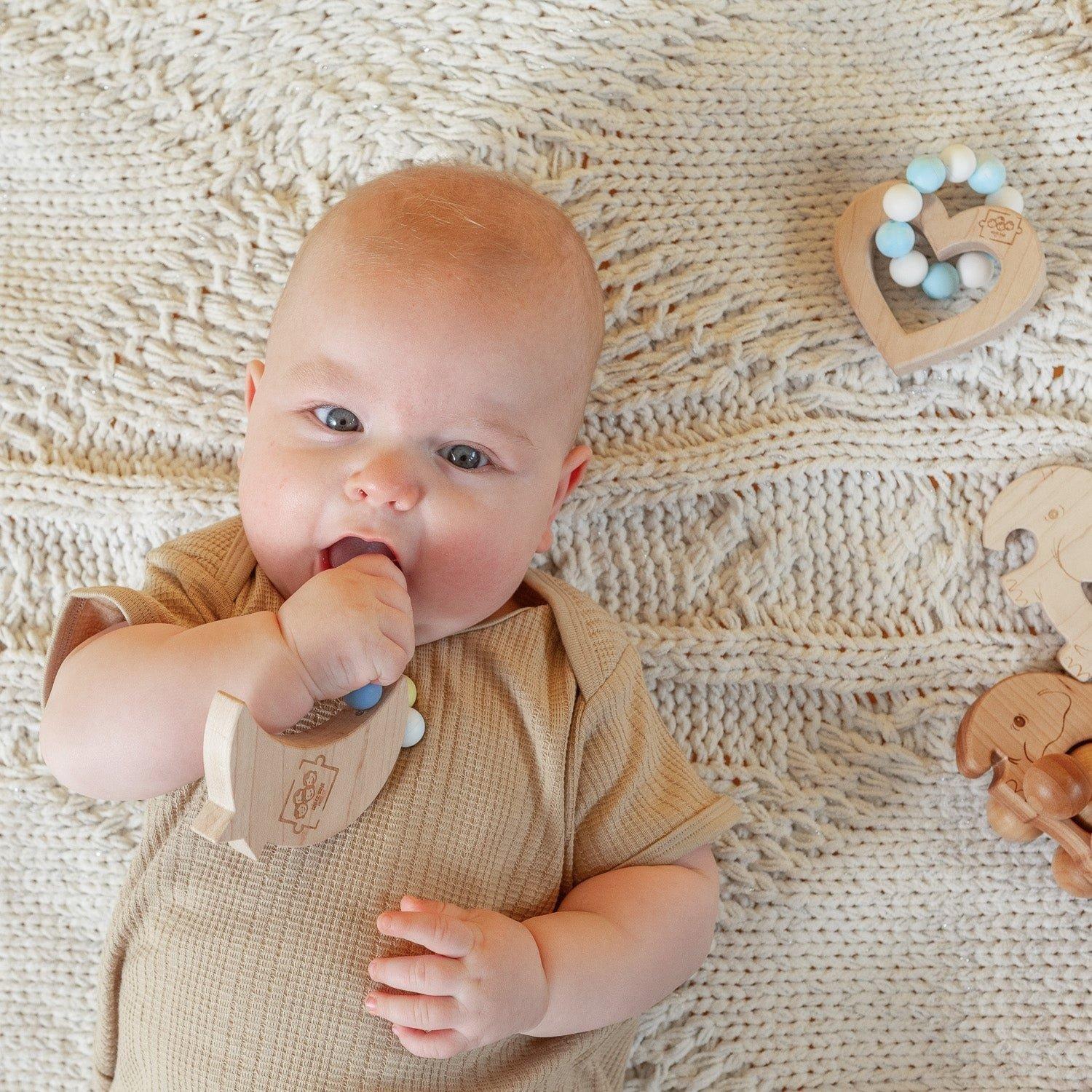 Silicone Bead Teether with Organic Cotton Bag - Heart with Blue Beads image number 2