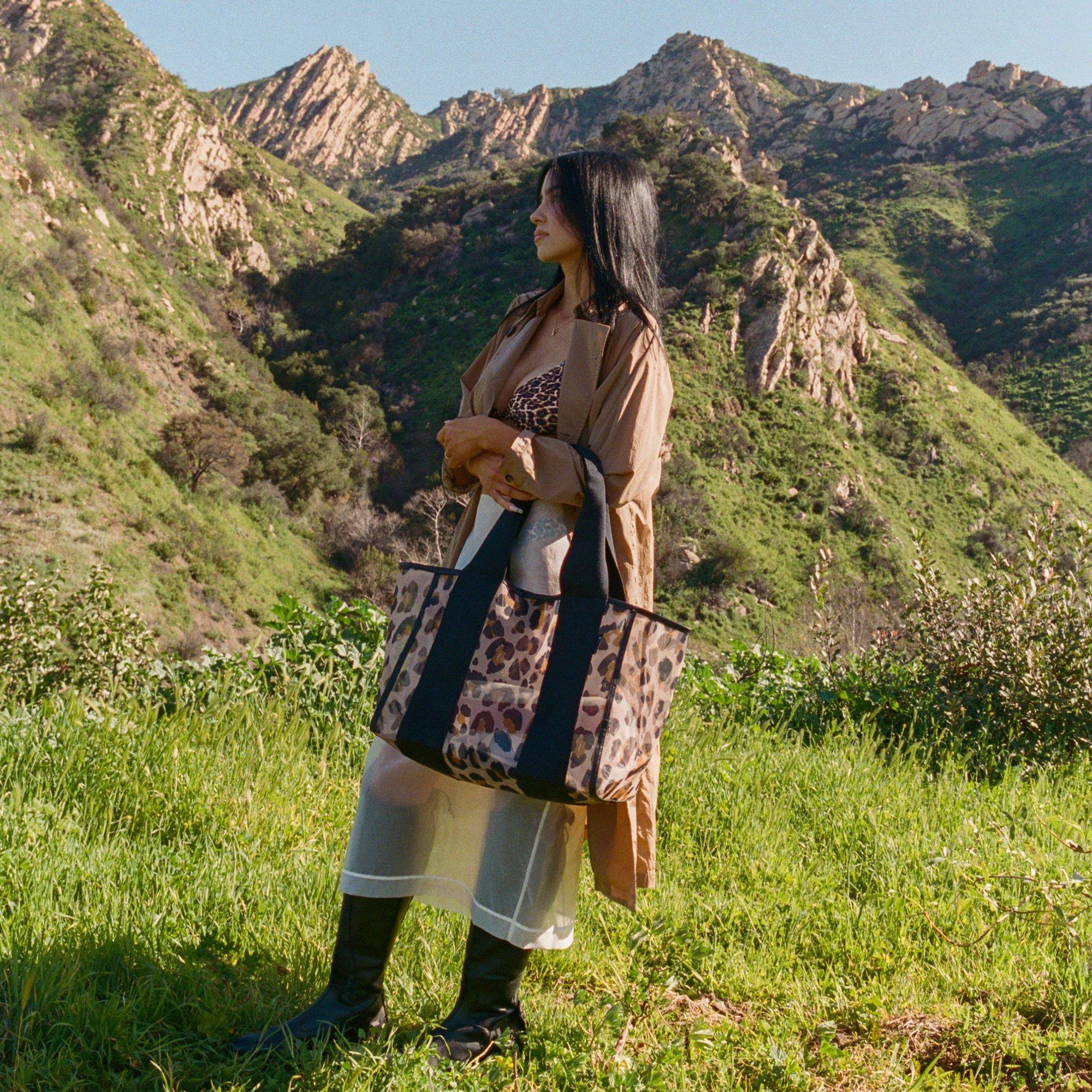 Wellington Cabana Tote | Leopard image number 1