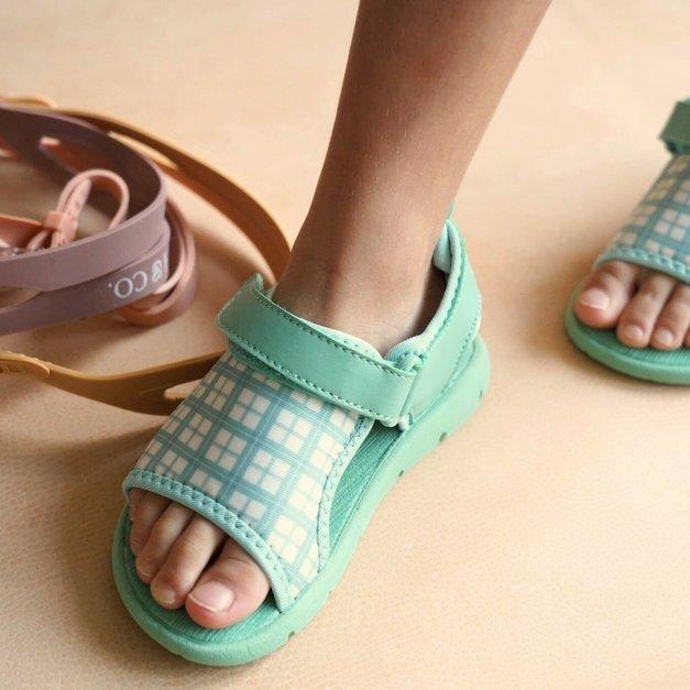Play Sandal - Fern Plaid image number 4