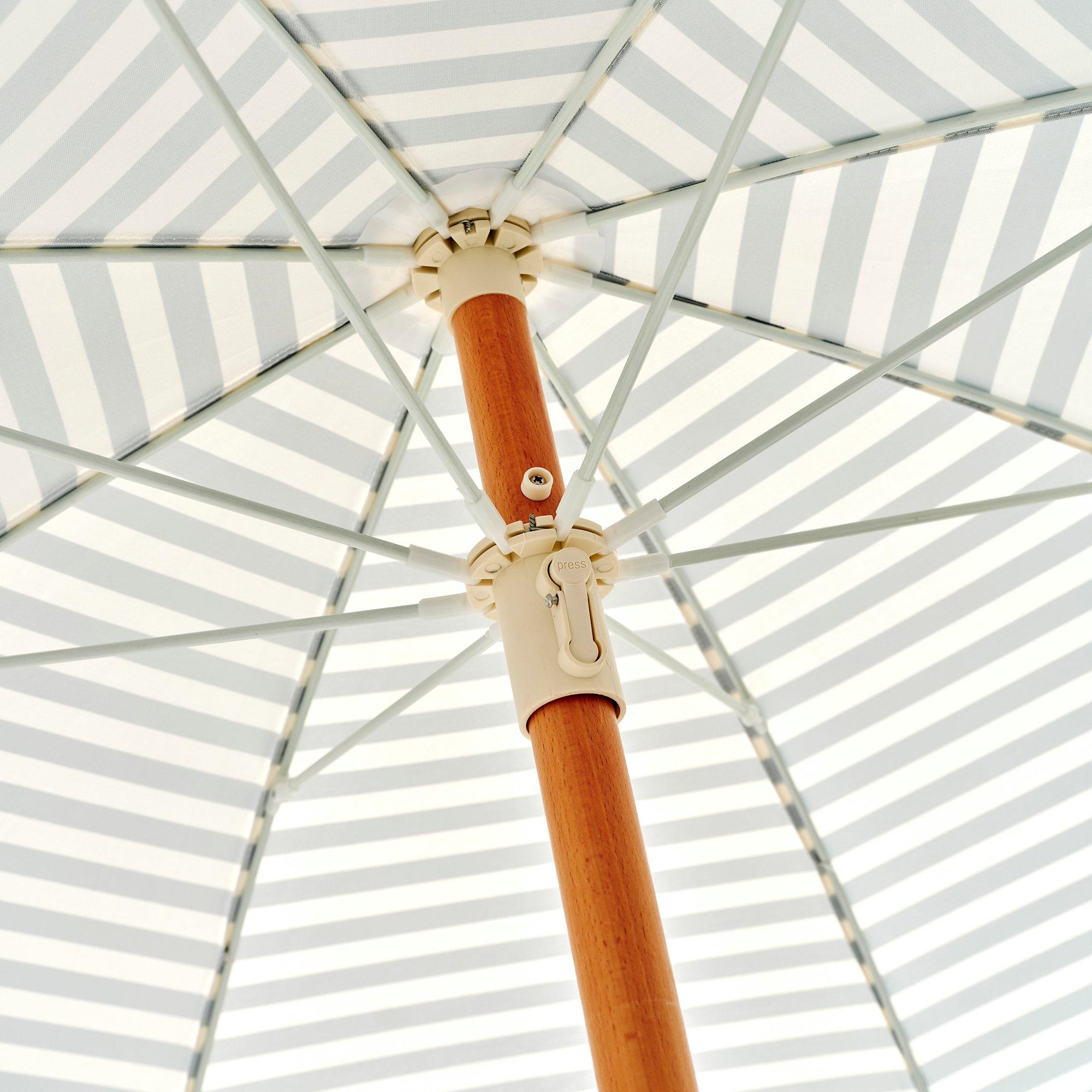 Luxe Beach Umbrella: Seagrass Stripe image number 4
