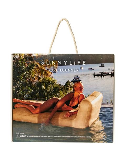 Luxe Lie-On Lounger: Tierra Rattan