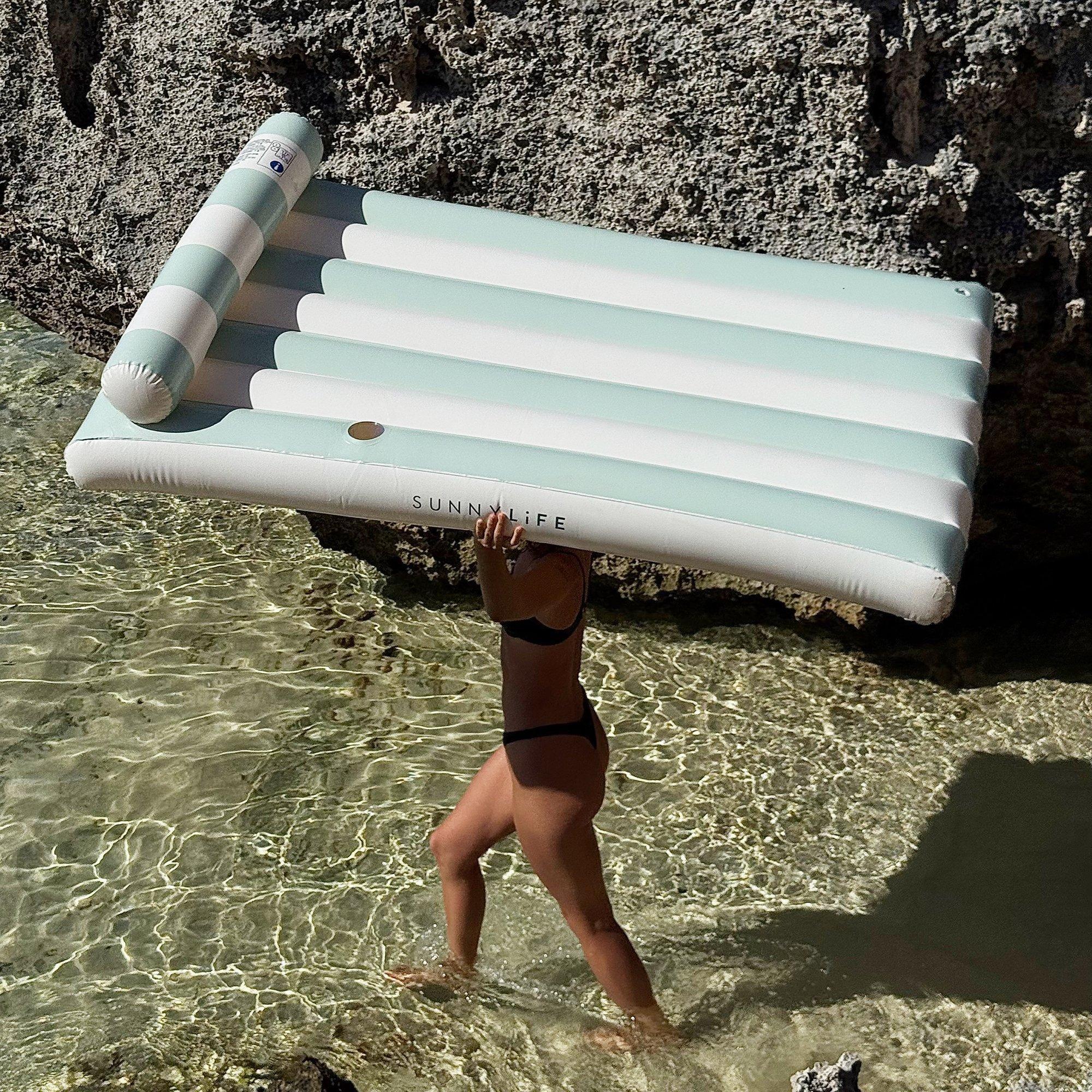 Luxe Lilo: Green Stripe image number 3