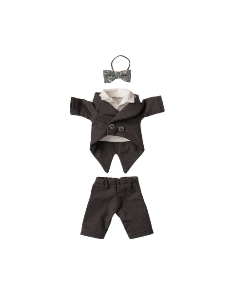 Wedding suit, Dad mouse