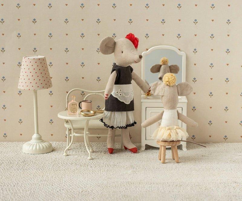 Beautician mouse, Mum image number 1
