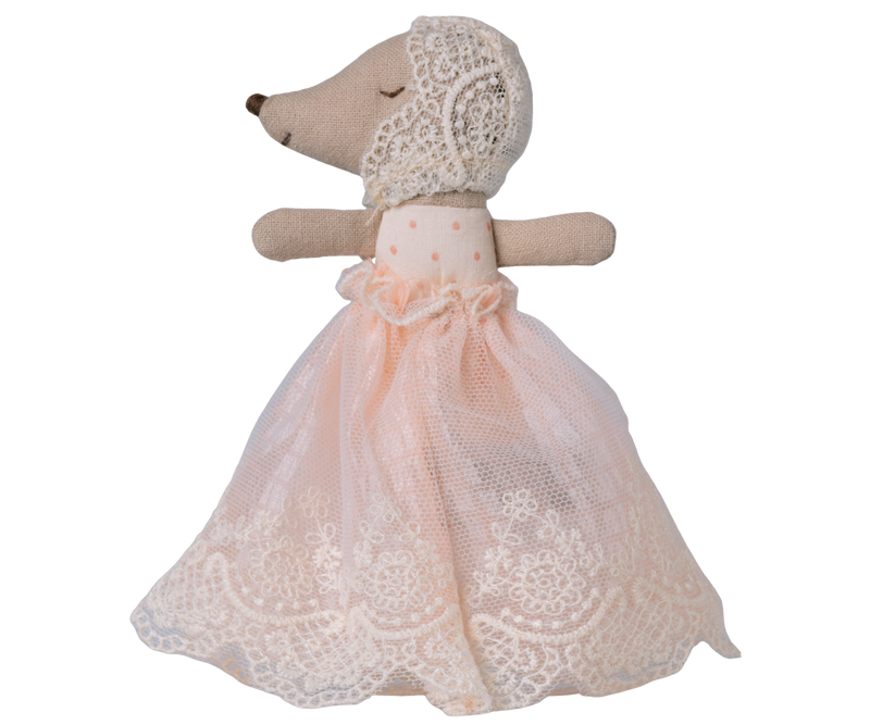 Baby mouse in gown - Powder image number 2