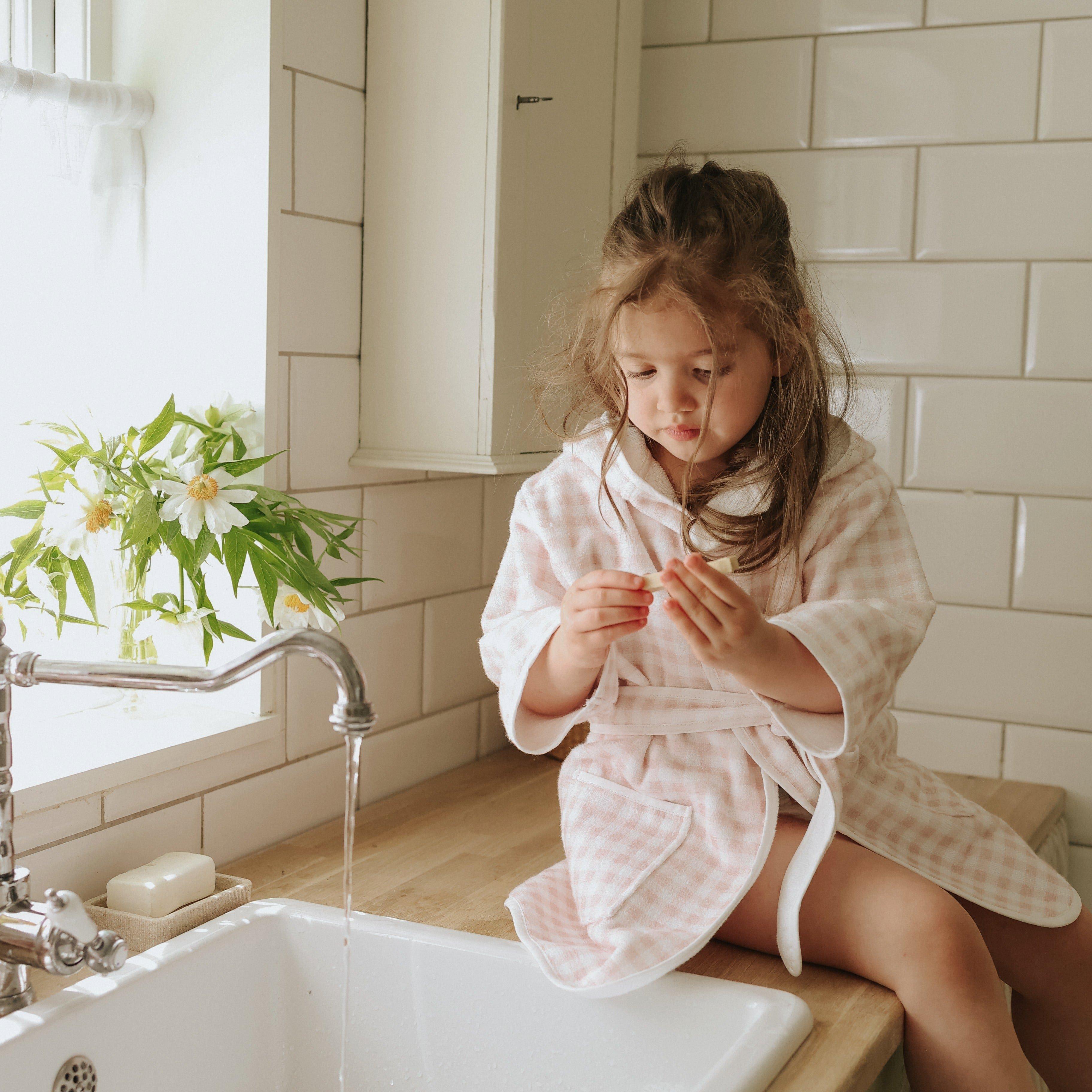 Picnic Gingham Bathrobe - Pink image number 4