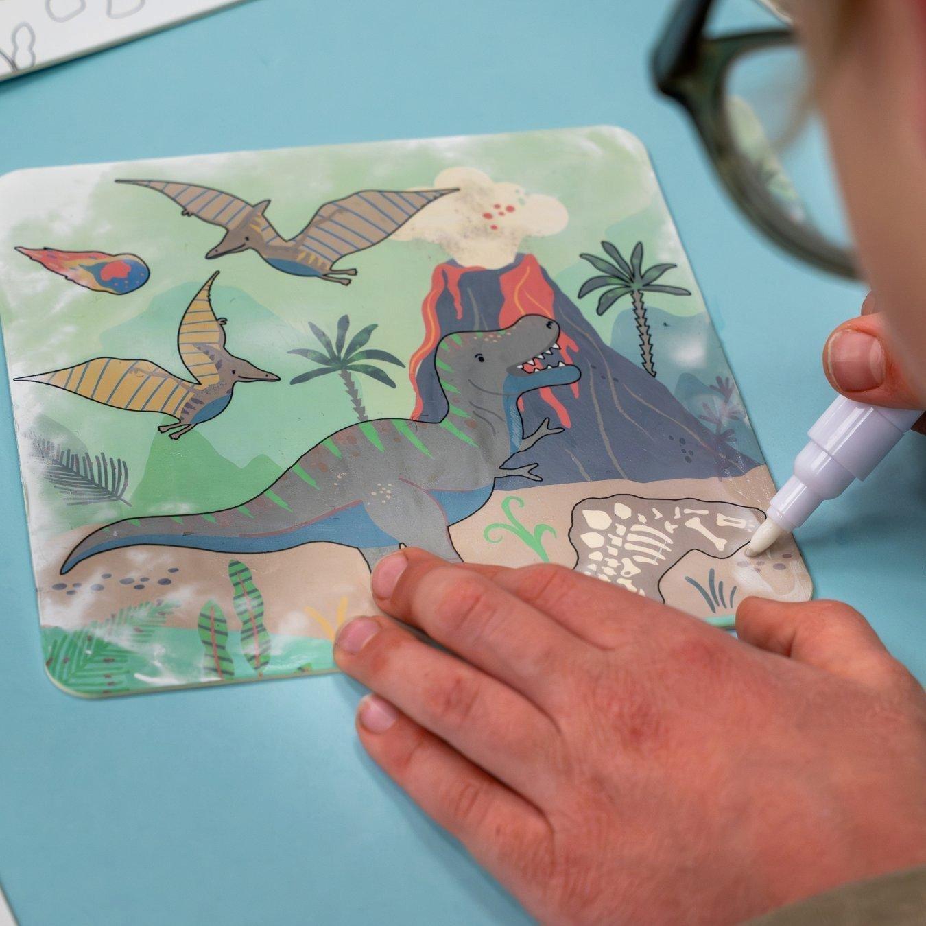 Dinosaur Magic Water Color Changing Card Set image number 1