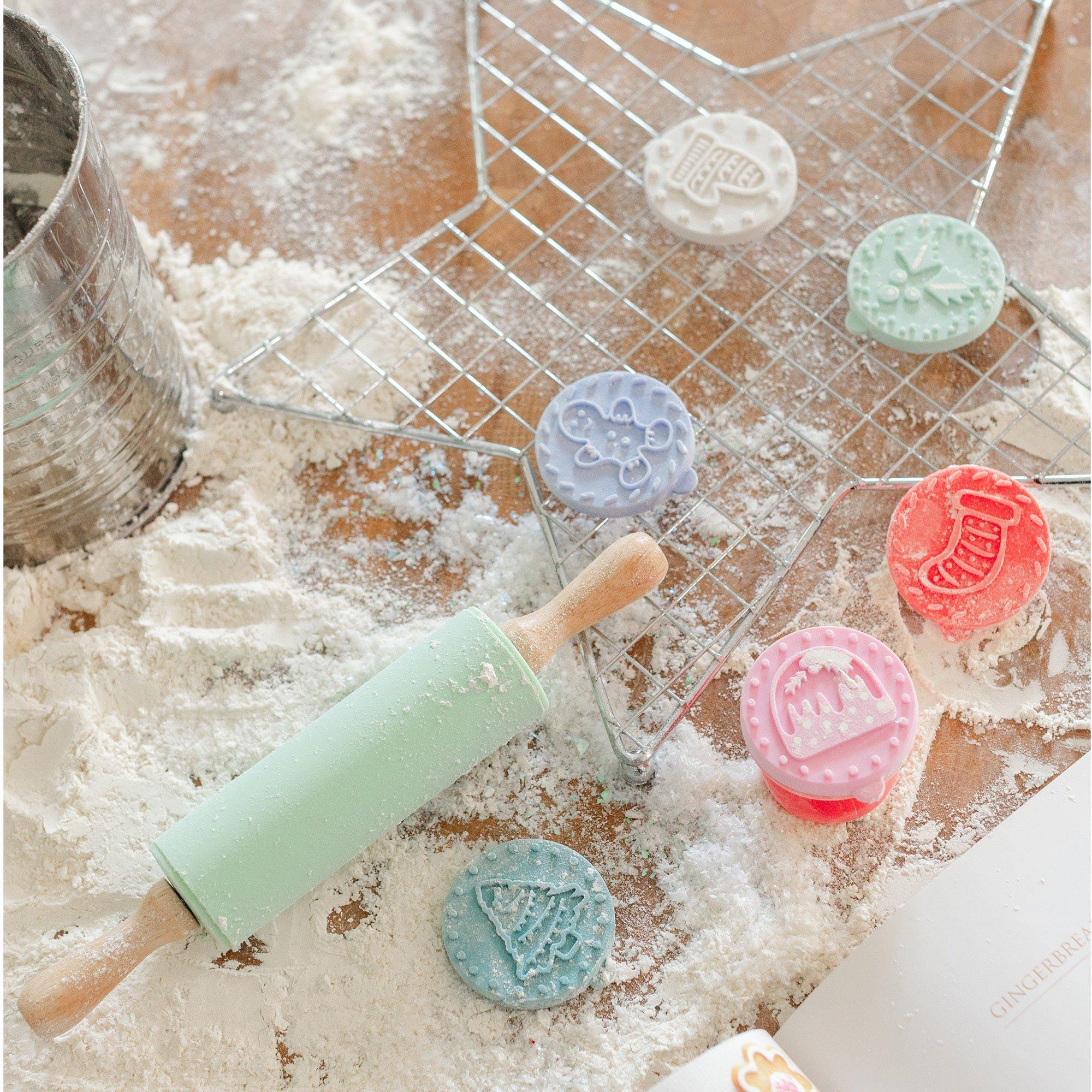 Baking Spirits Bright Christmas Baking Set image number 2