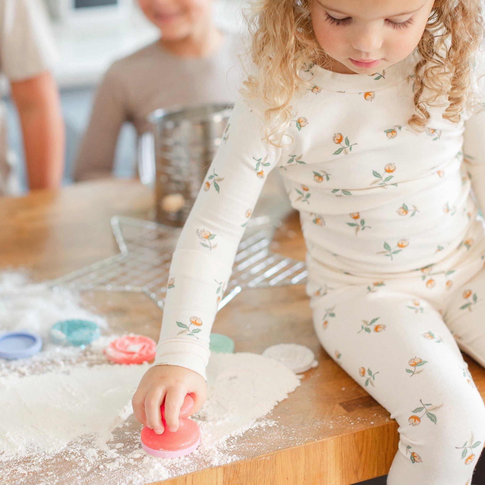 Baking Spirits Bright Christmas Baking Set image number 3