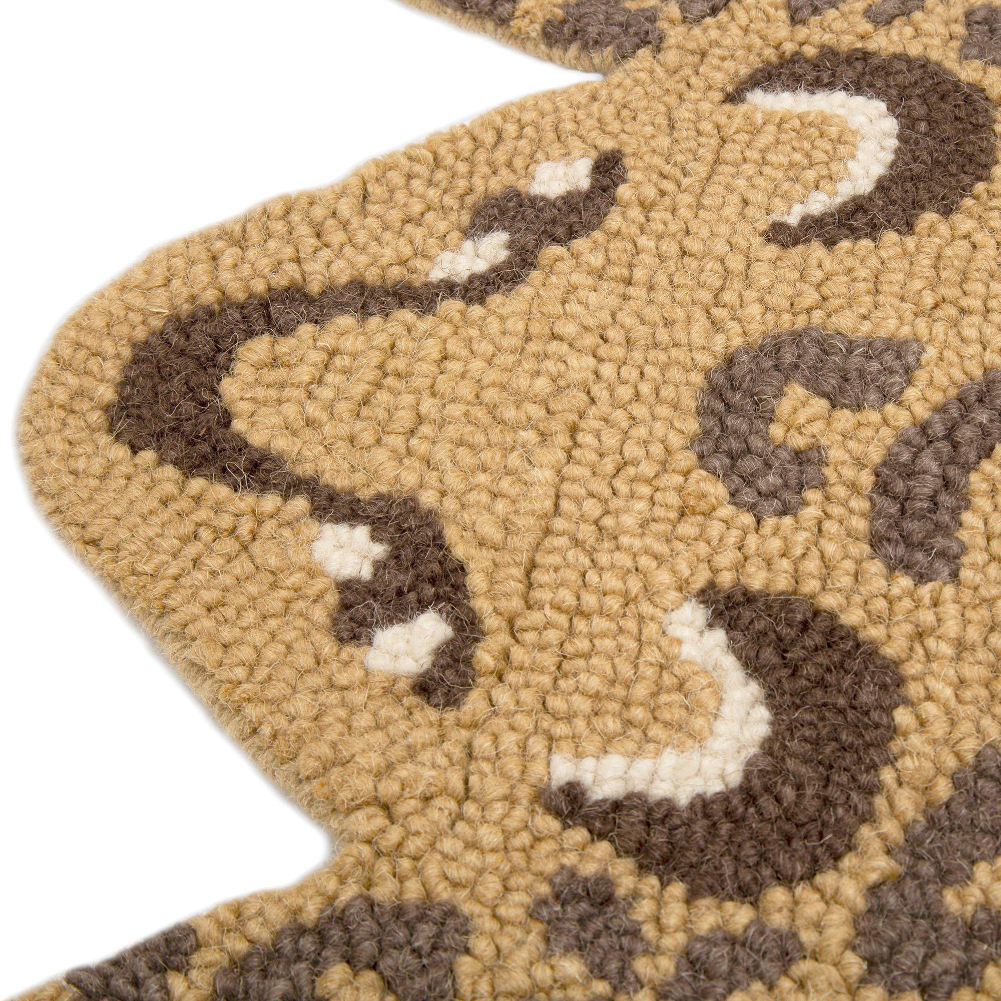 Parker Leopard Shaped Wool Accent Rug (23" x 36") image number 1
