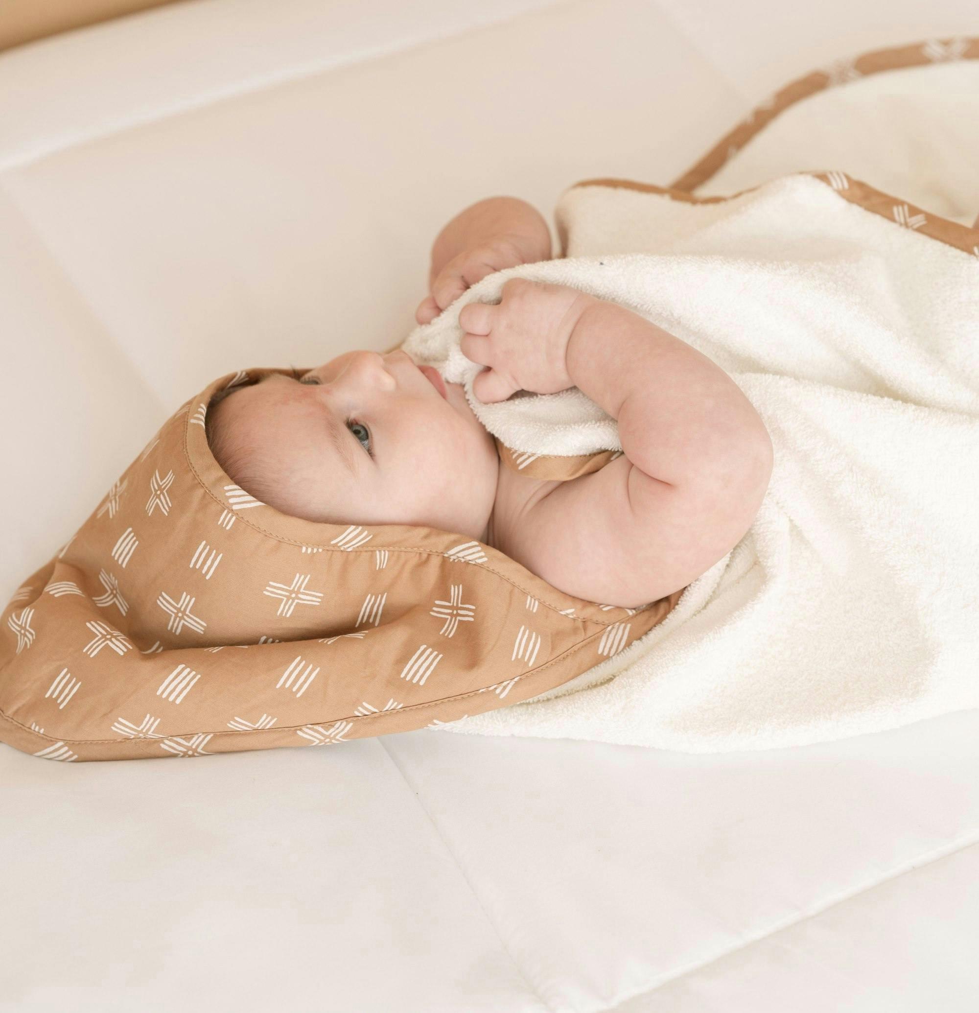 Ezra Copper Dash Hooded Baby Bath Towel image number 4