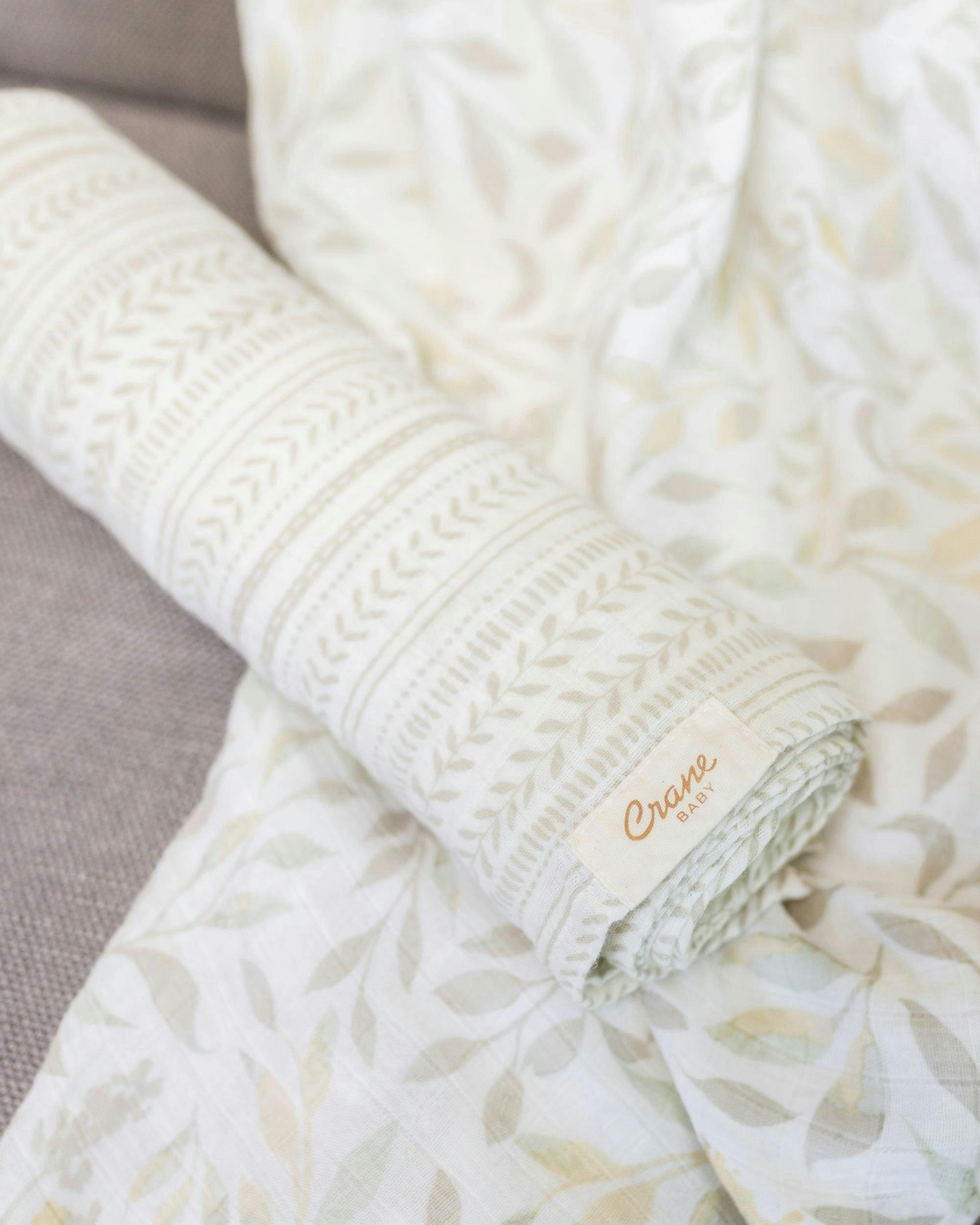 Willow Cotton Muslin Swaddle Blanket Set (Leaf, Set of 2) image number 3