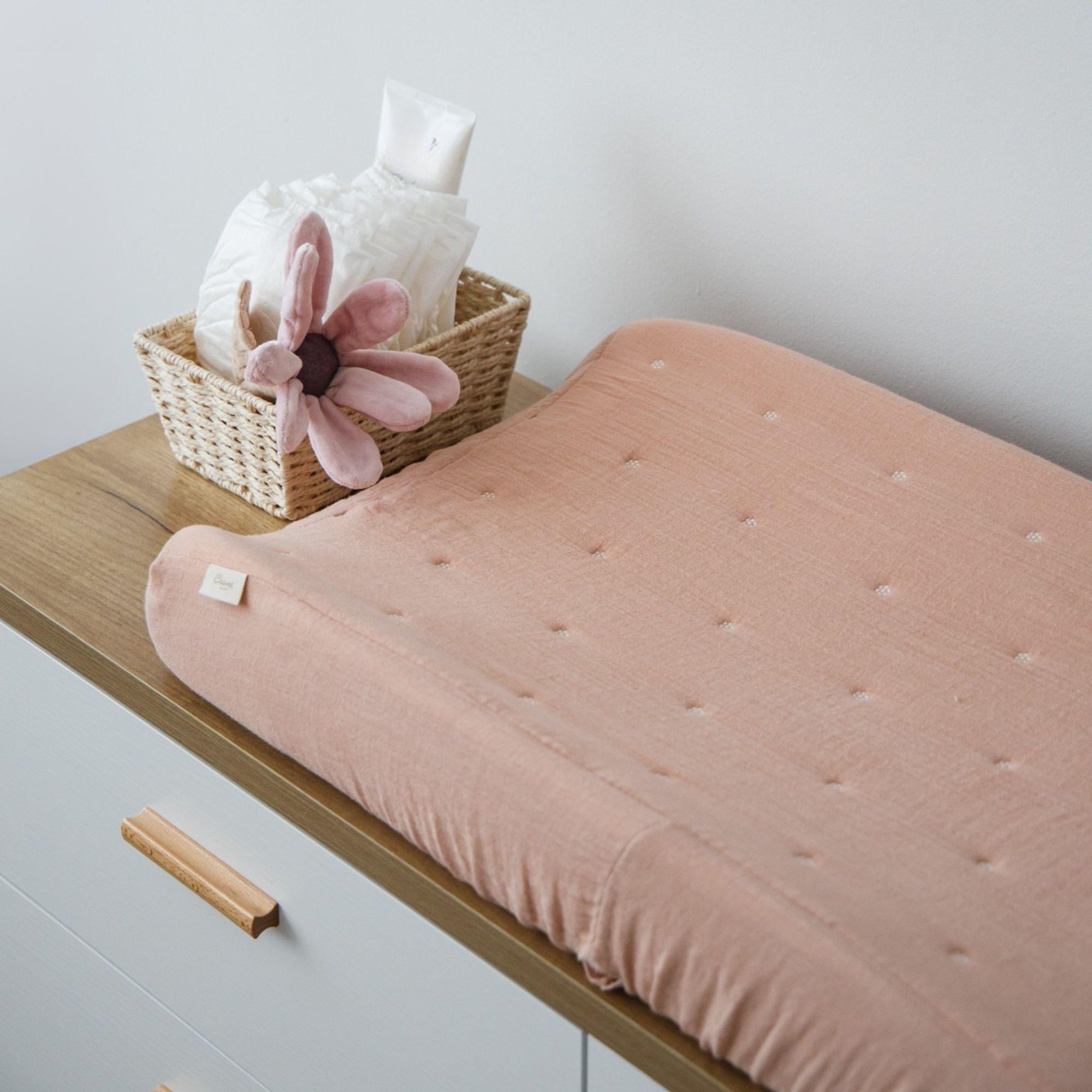 Violet Daisy Tuck Cotton Quilted Change Pad Cover image number 3