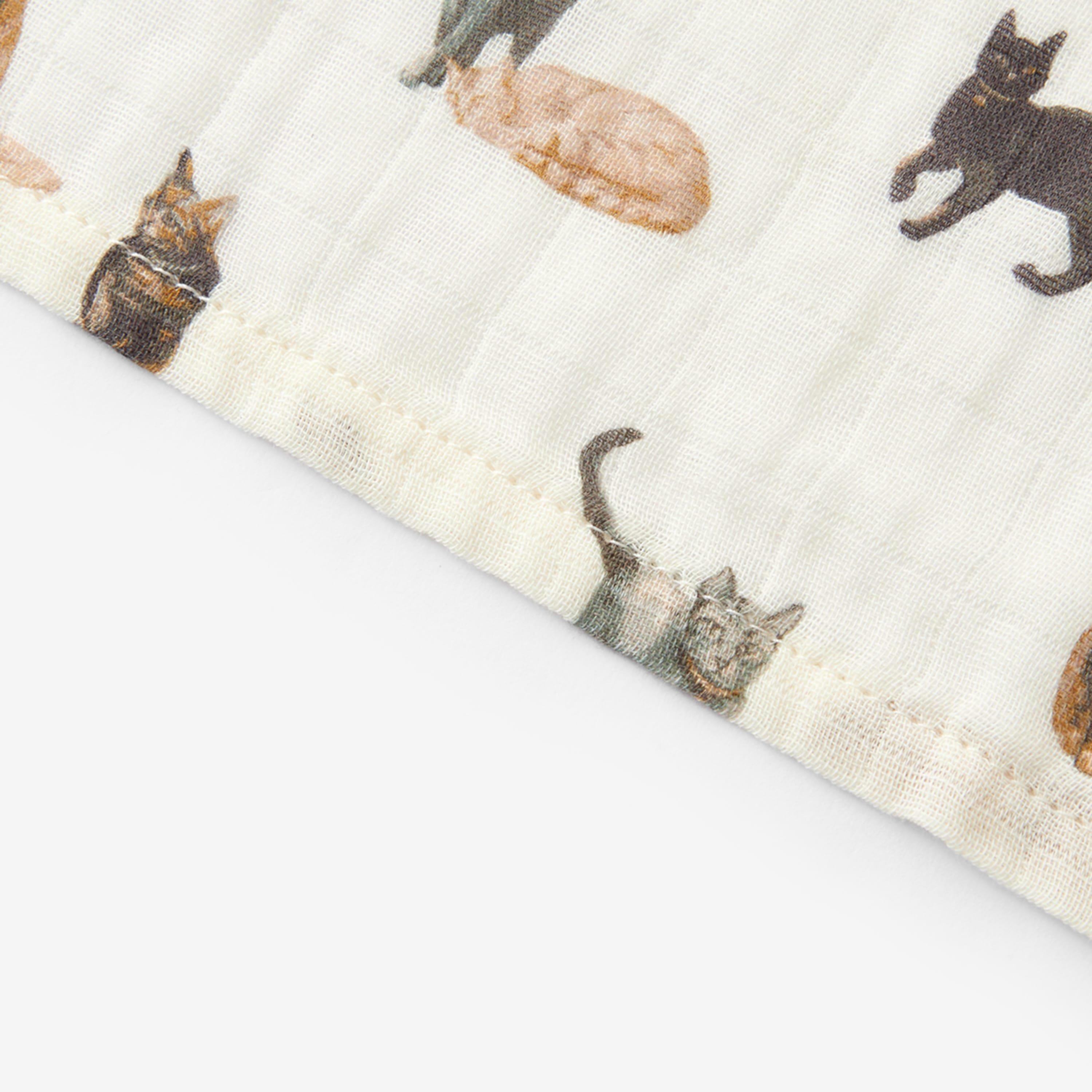 Cat Organic Cotton Two-Piece Burp Cloth Set image number 3
