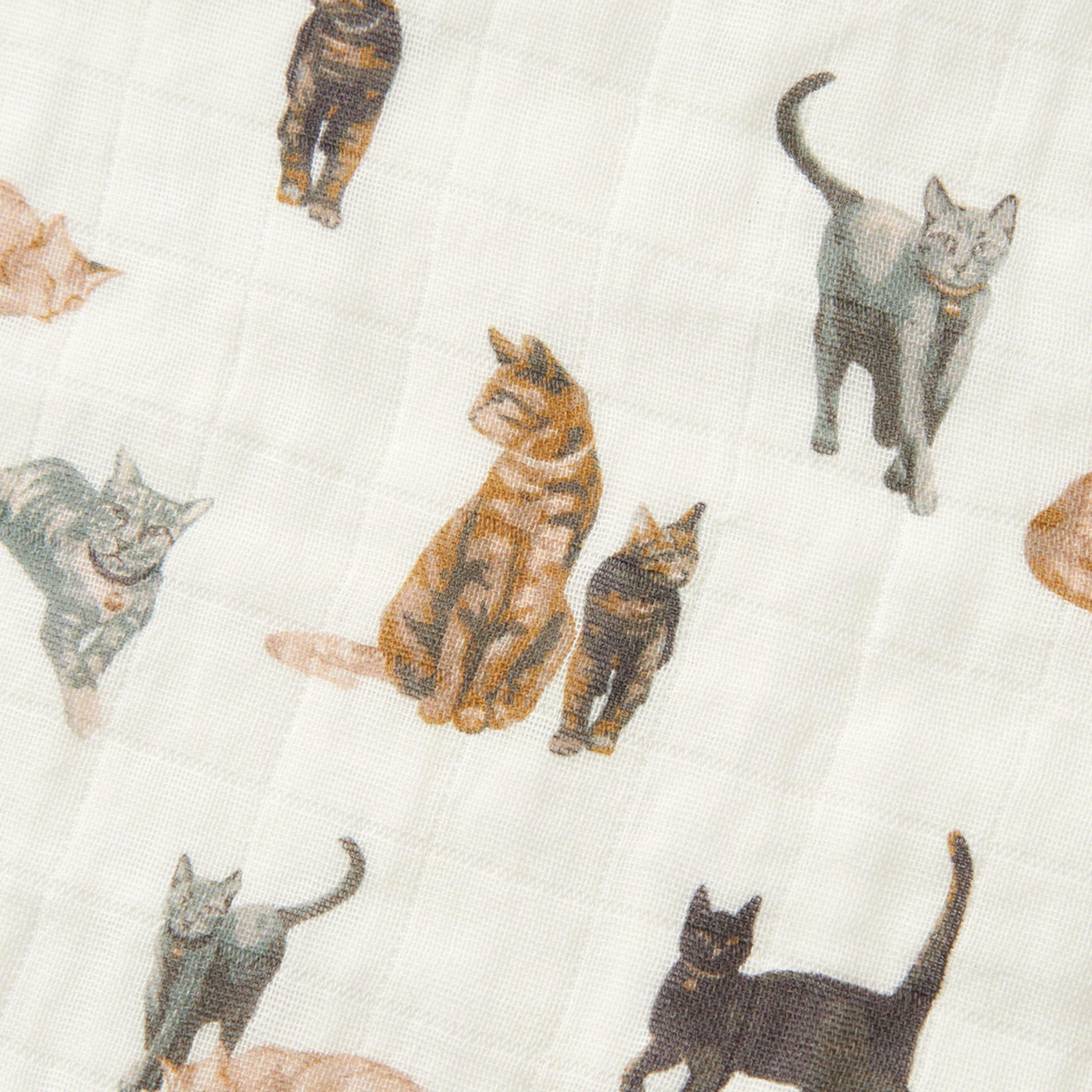 Cat Organic Cotton Two-Piece Burp Cloth Set image number 4