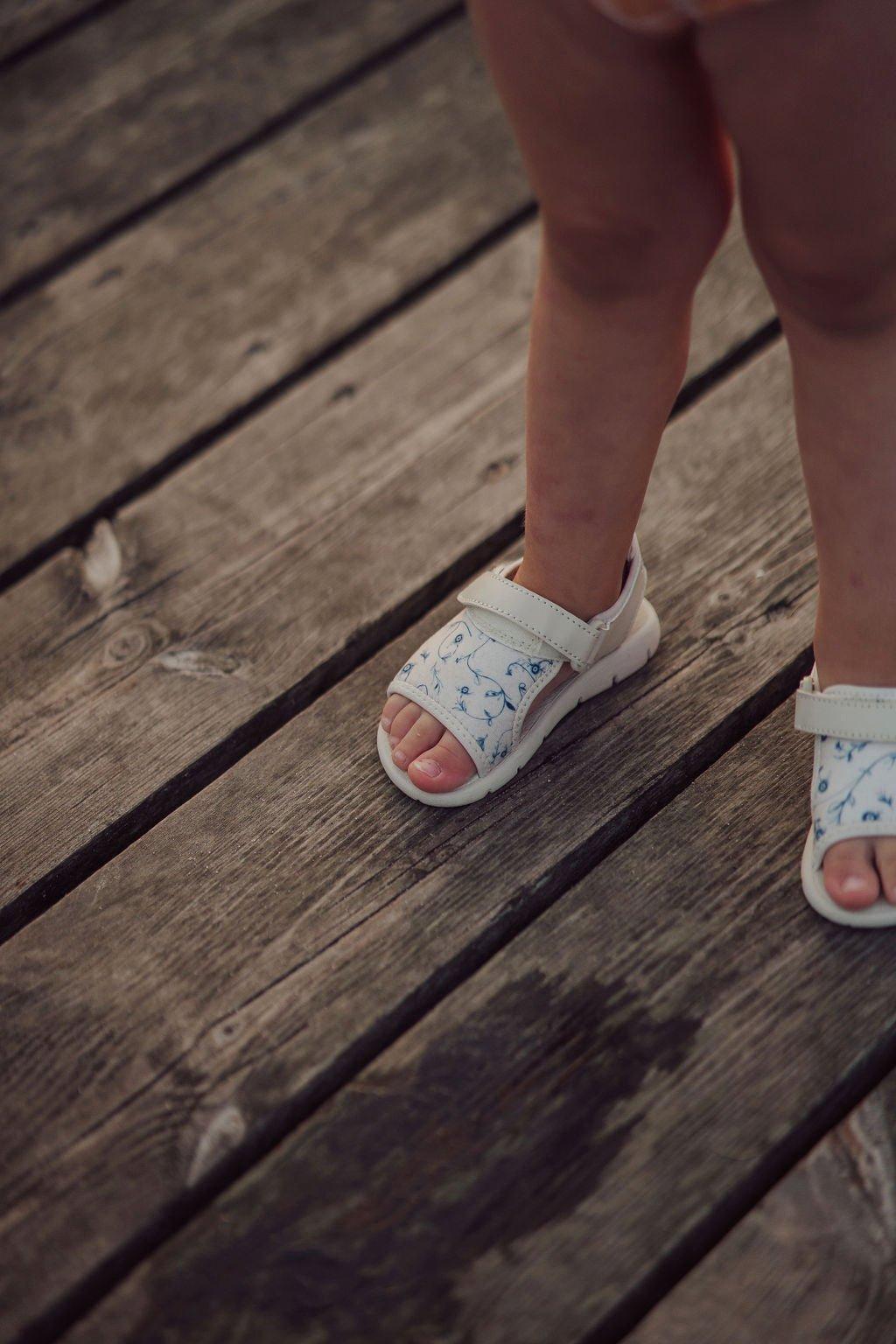 Play Sandal | Scandi Floral image number 2