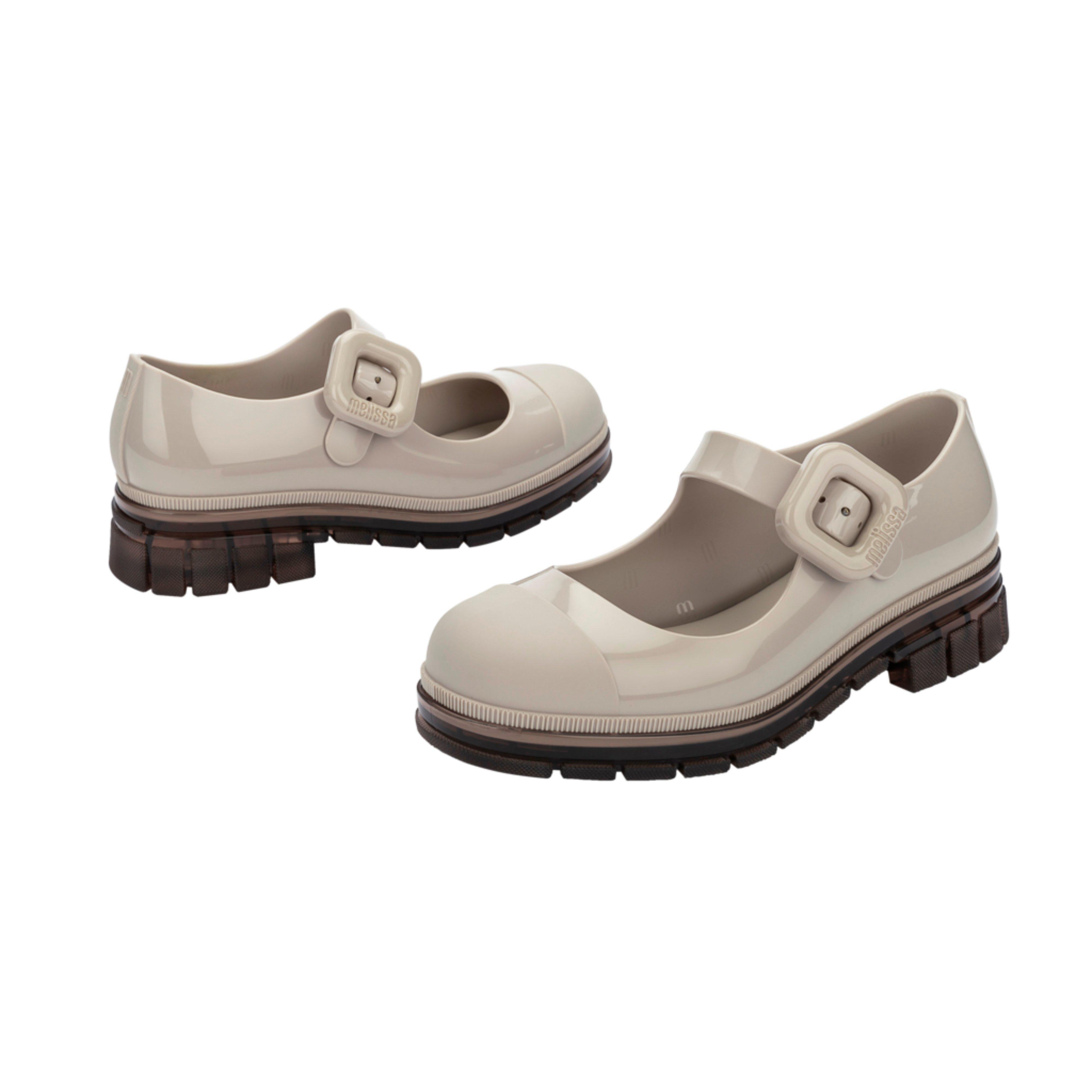 June Kid in Beige image number 1