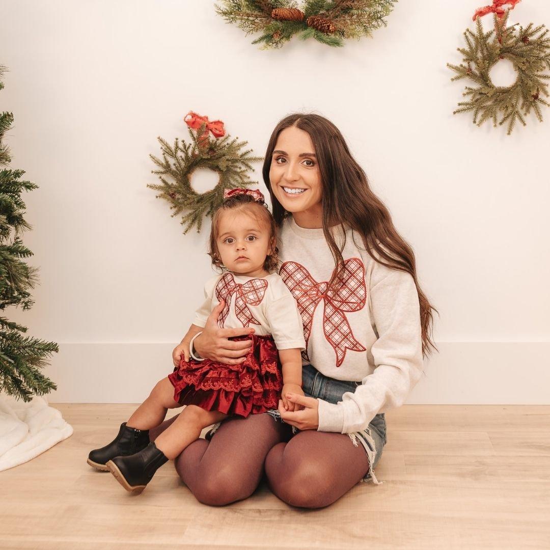 Christmas Plaid Bow Patch Women's Sweatshirt image number 4