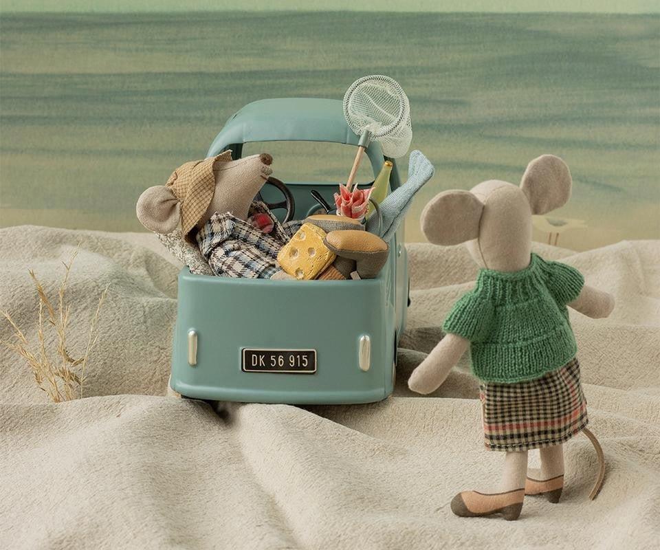 Grandma mouse image number 1