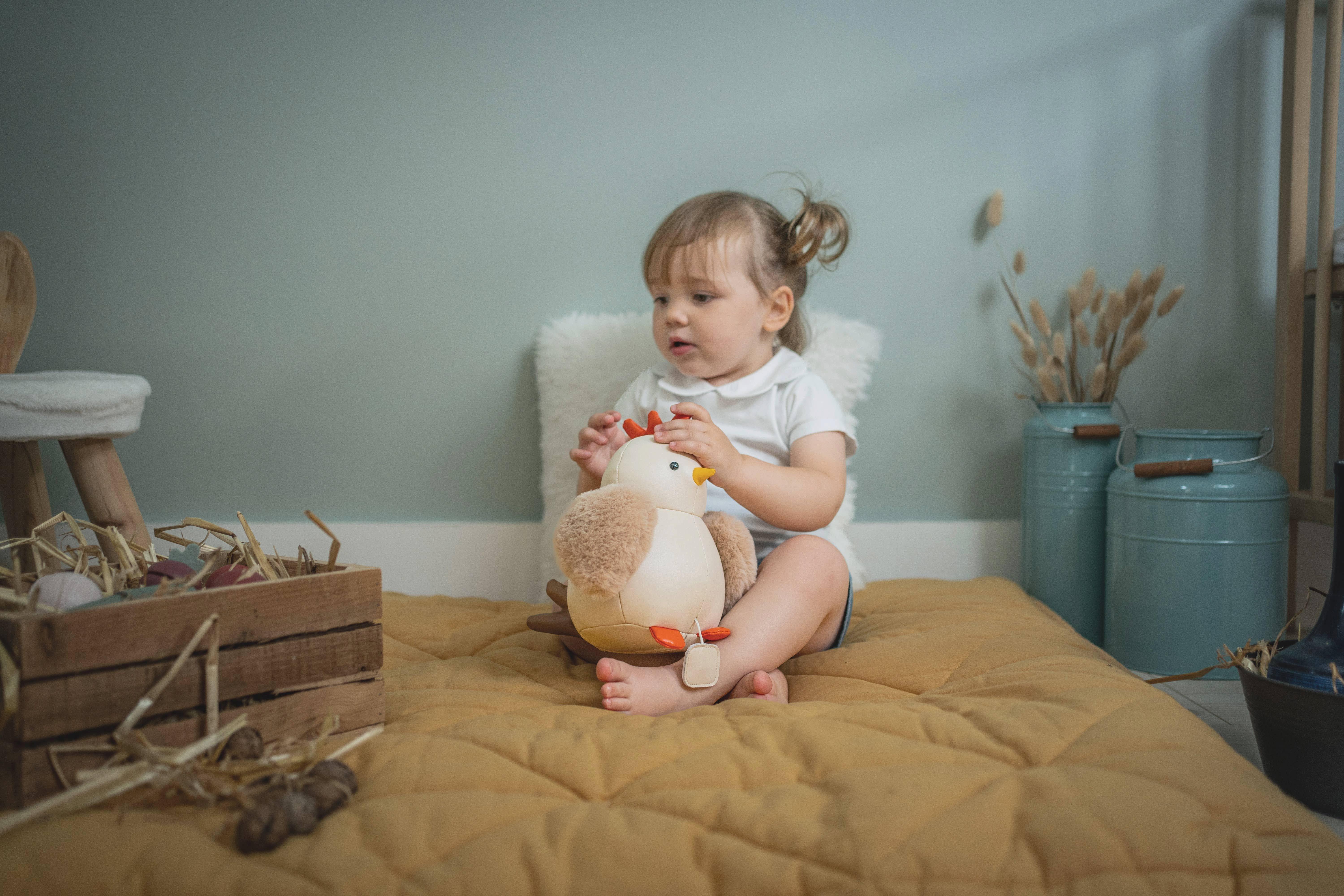 Musical Friends - Hen, Plush Baby Music Box image number 1