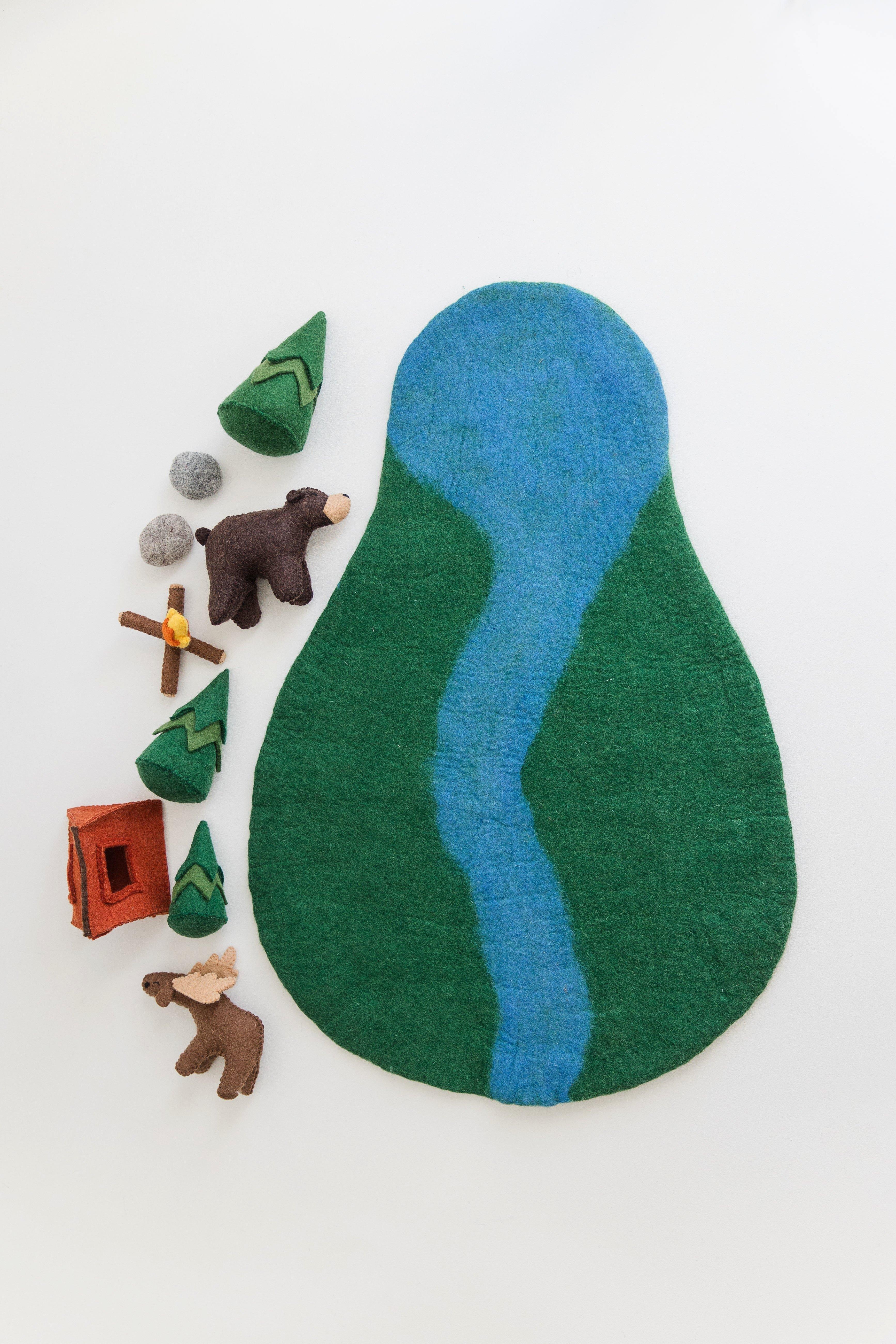 Woodland Camping Play Mat + Toy Set image number 2