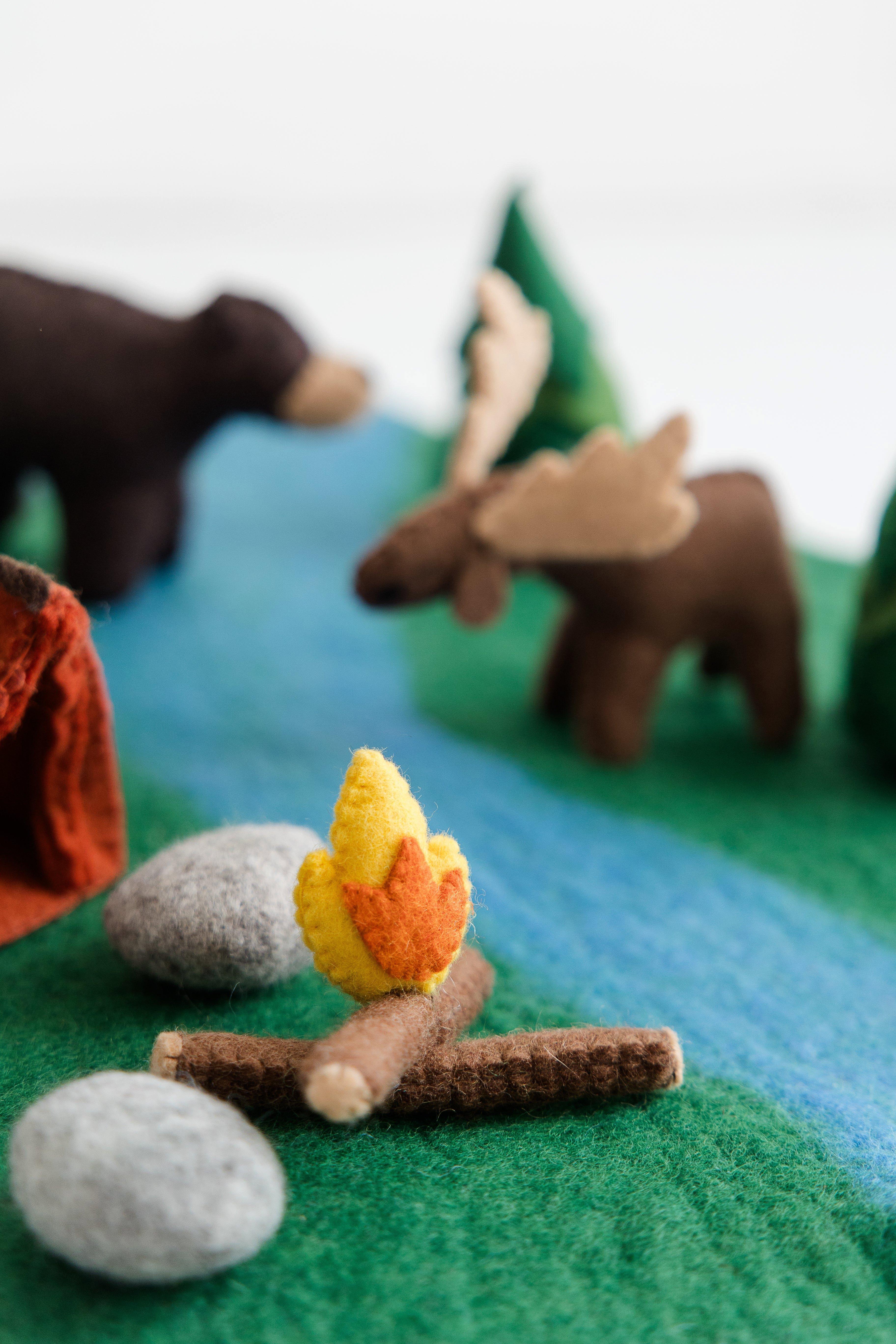 Woodland Camping Play Mat + Toy Set image number 3