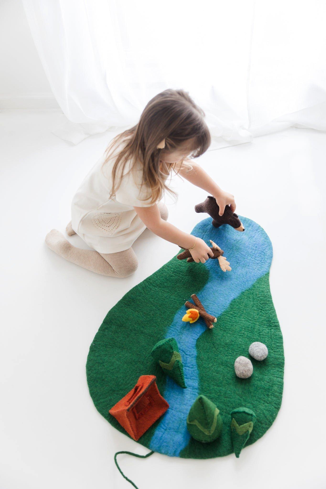 Woodland Camping Play Mat + Toy Set image number 1