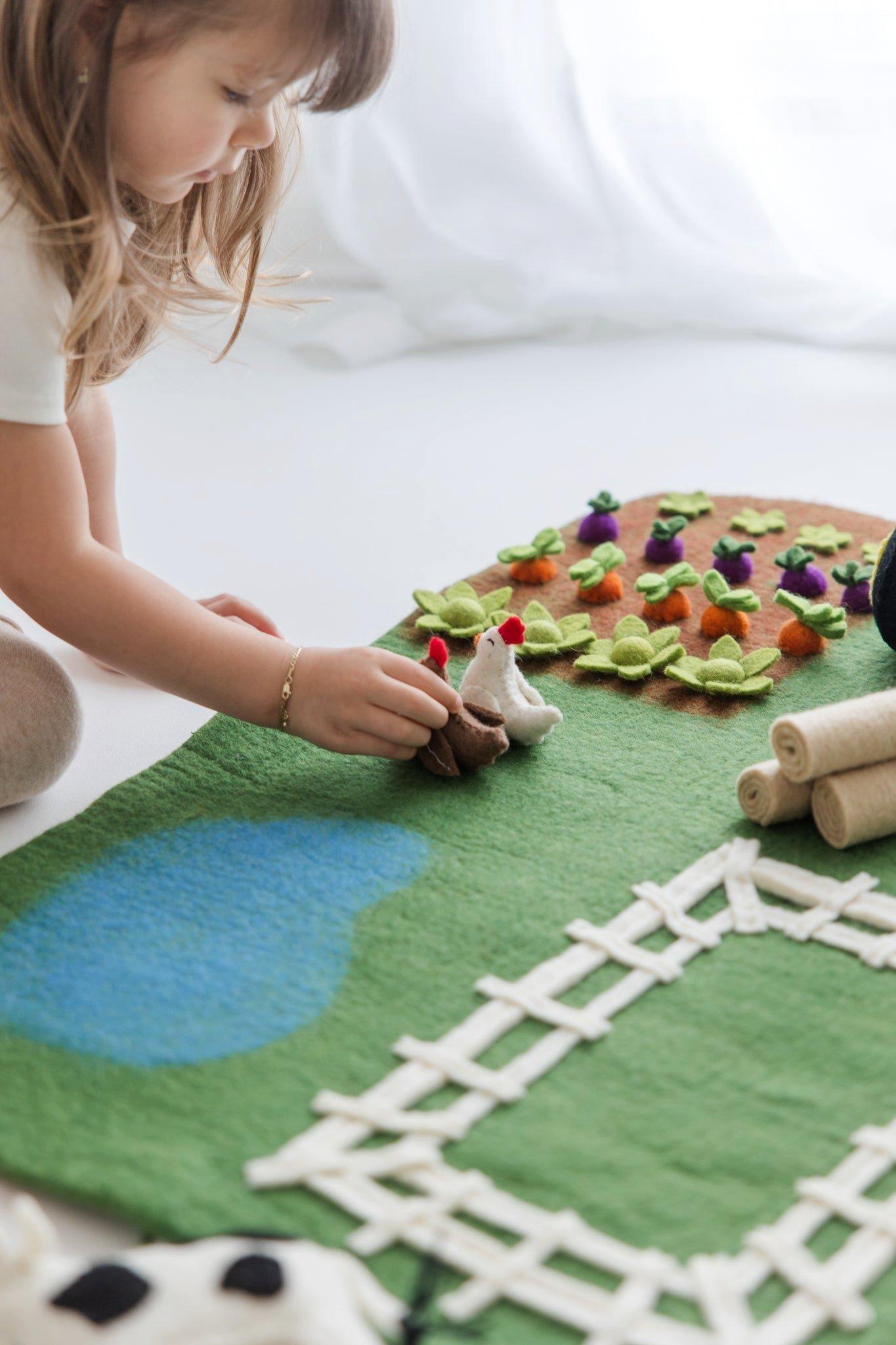 Farm Play Mat + Toy Set image number 4