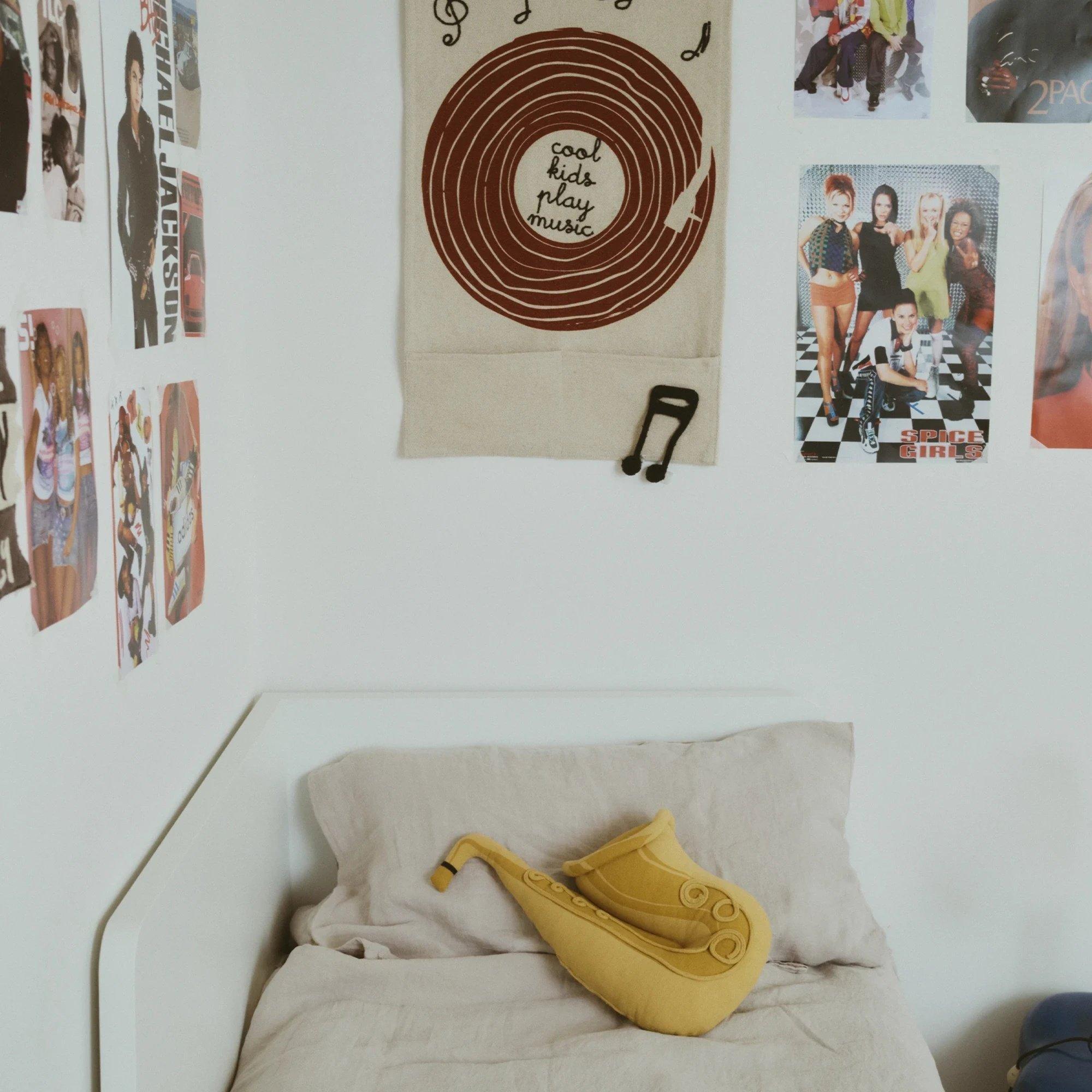 Wall Hanger Music image number 2