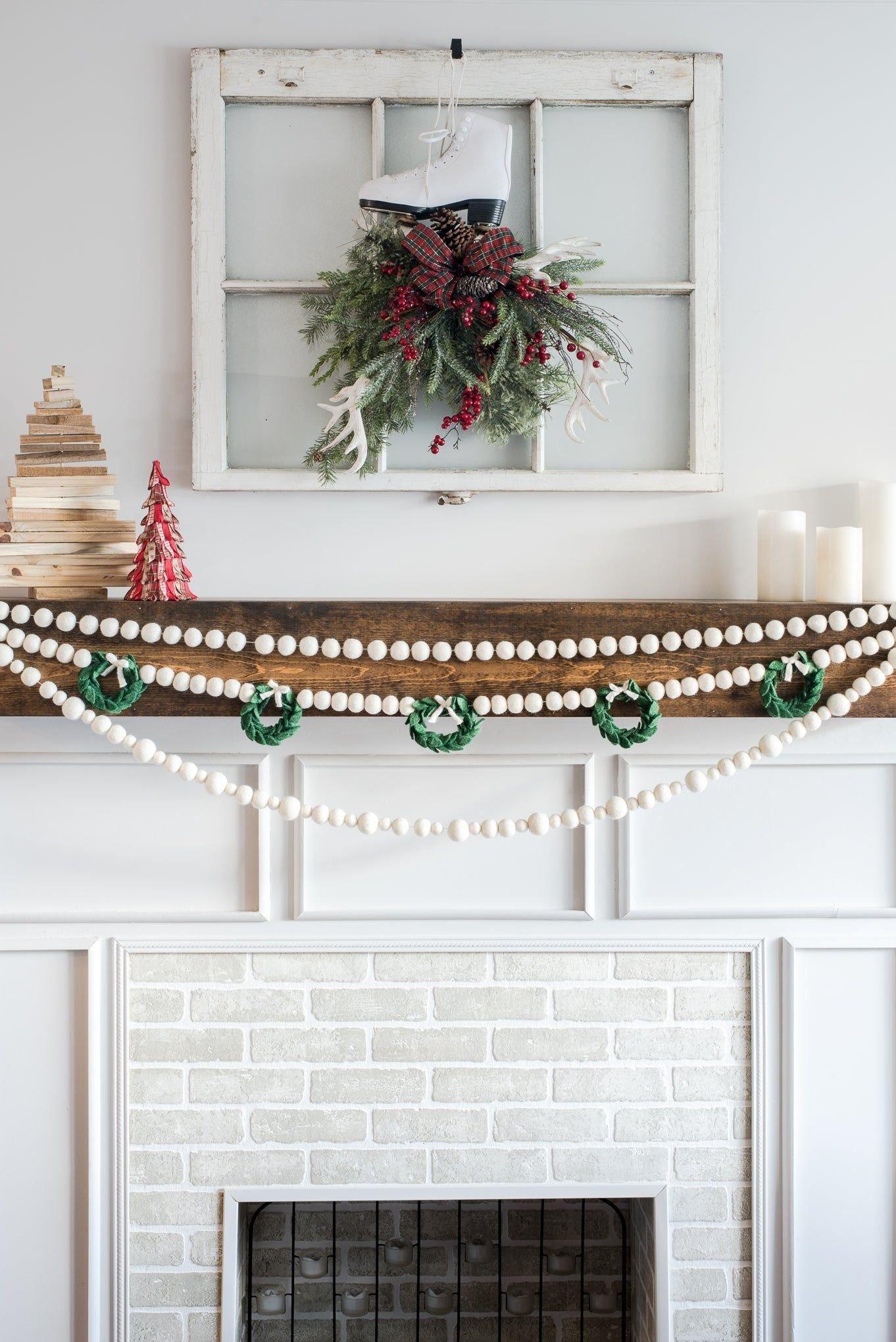 Wreath Garland (White) image number 2