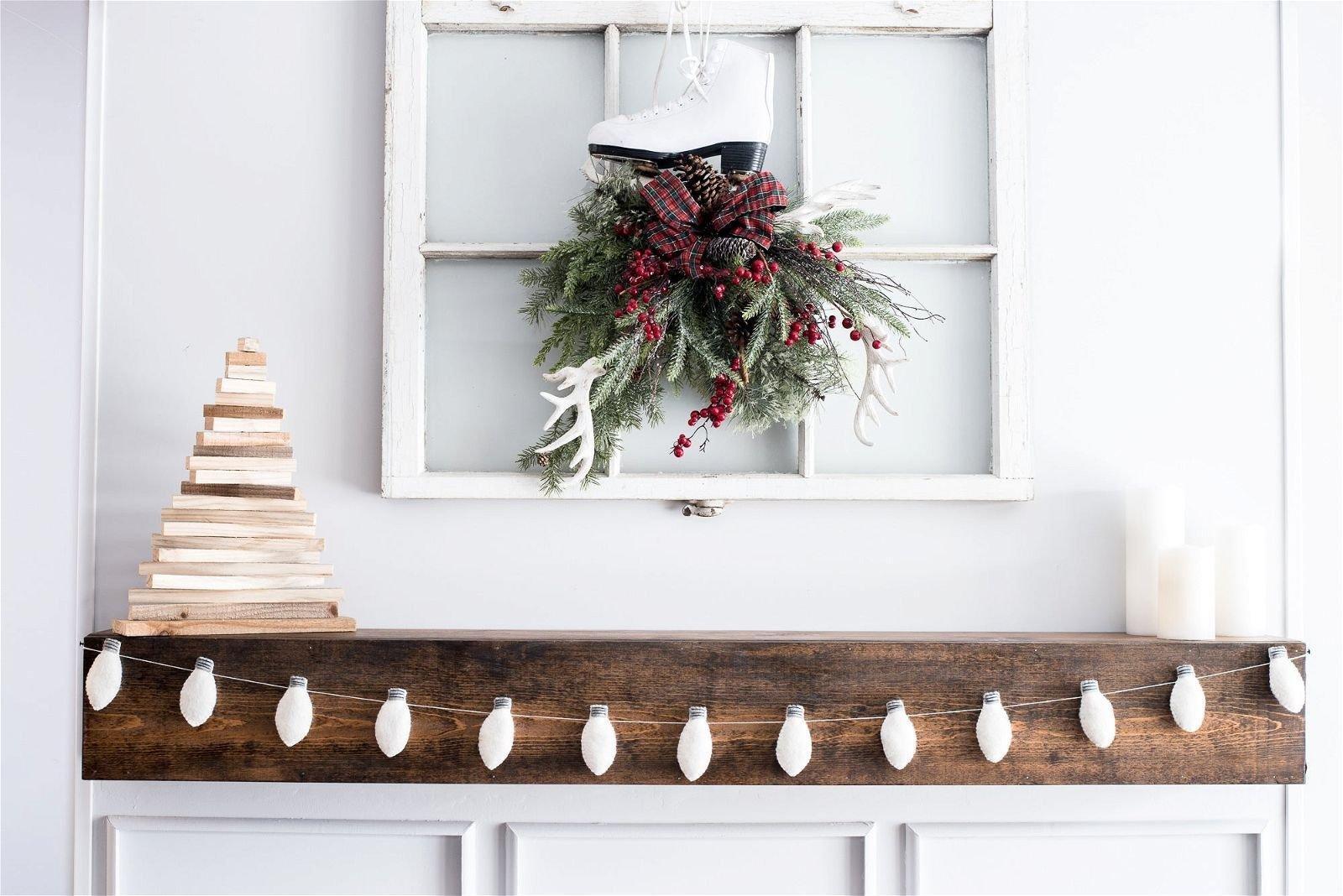 Christmas Lights Garland (White) image number 2