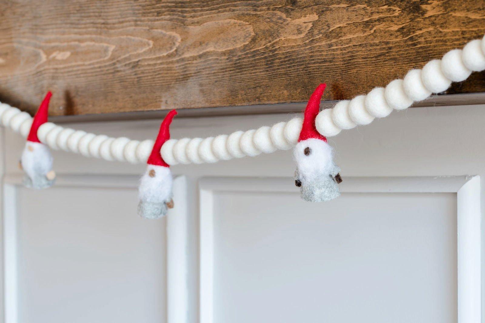 Gnomes Garland image number 1