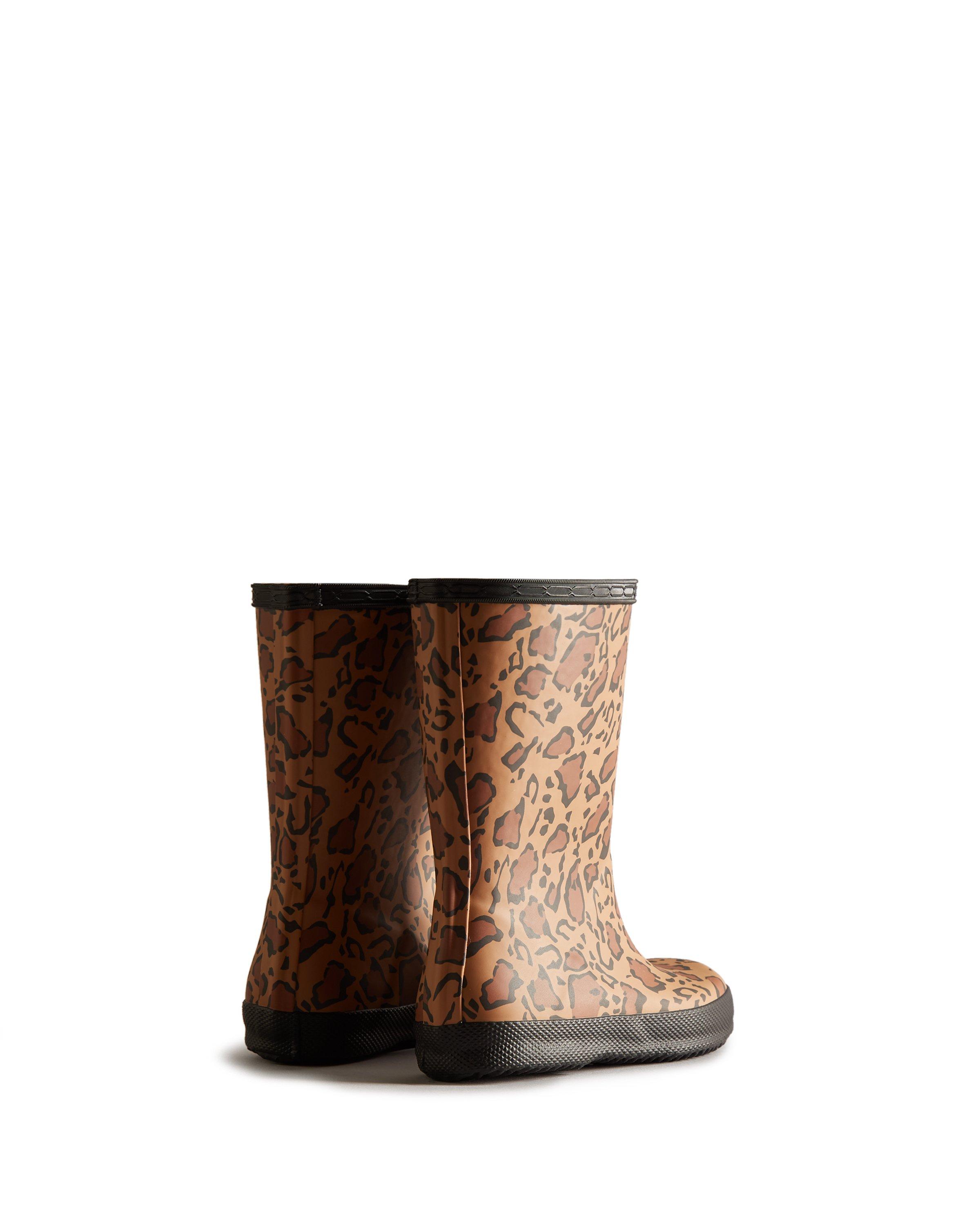 Leopard print rain boots top