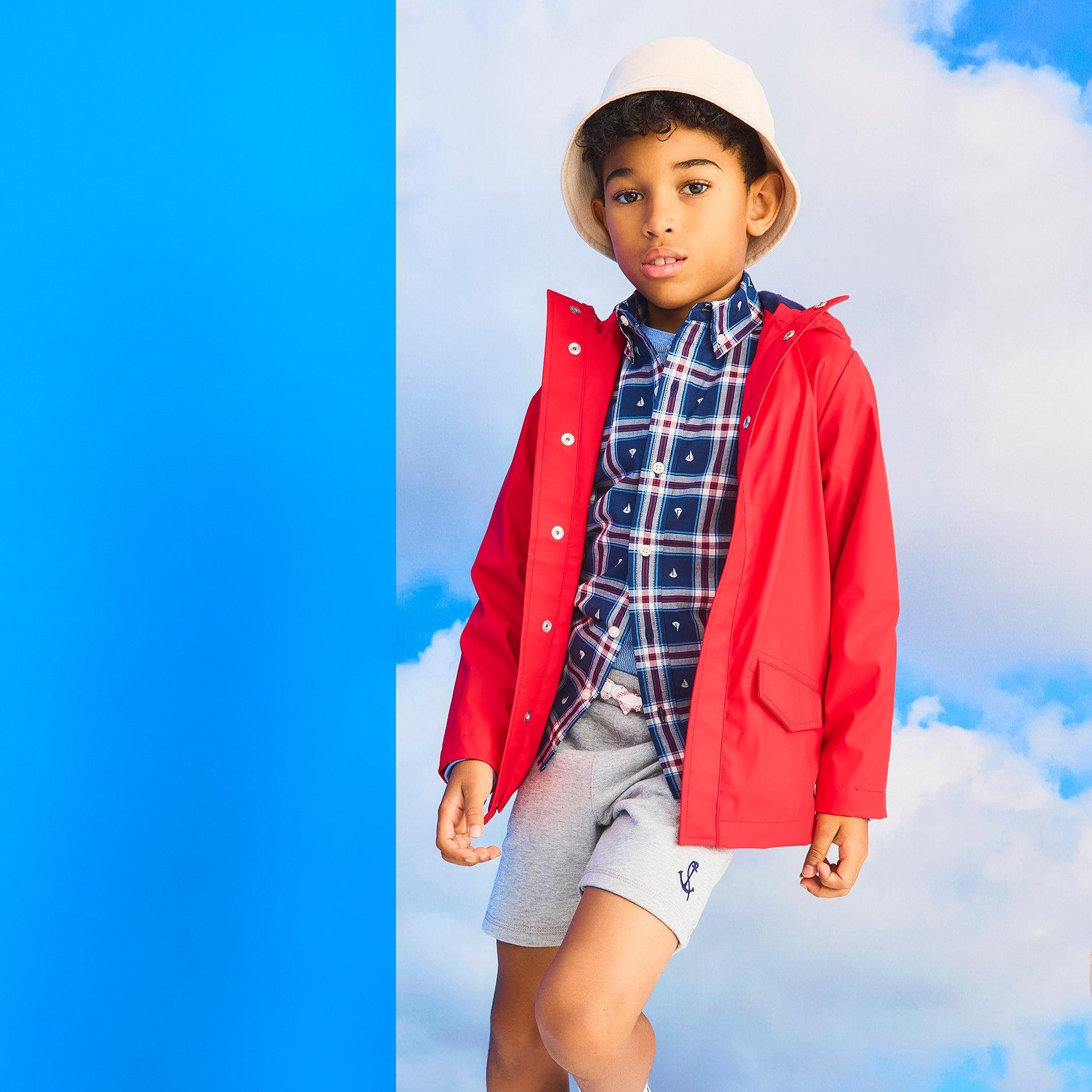 The Classic Raincoat image number 2