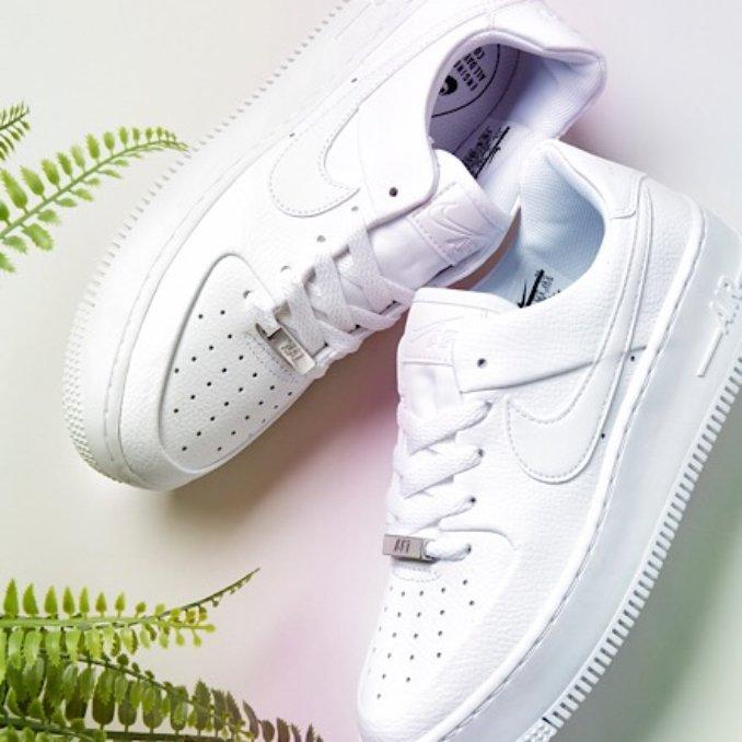 air force 1 indossate