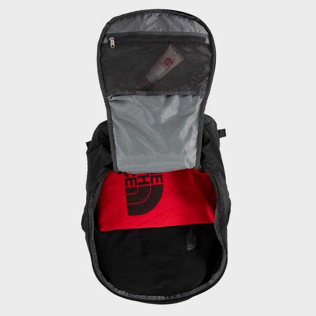 The North Face Router Backpack Review (2 Weeks of Use) 