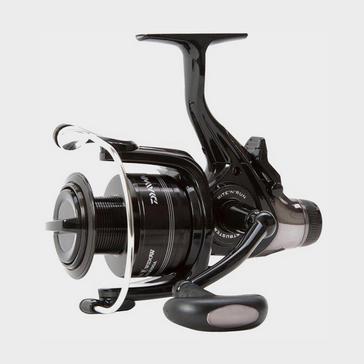 Red Daiwa Black Widow BR 5000A
