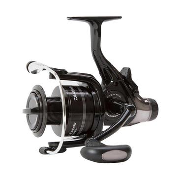 Red Daiwa Black Widow BR 5000A