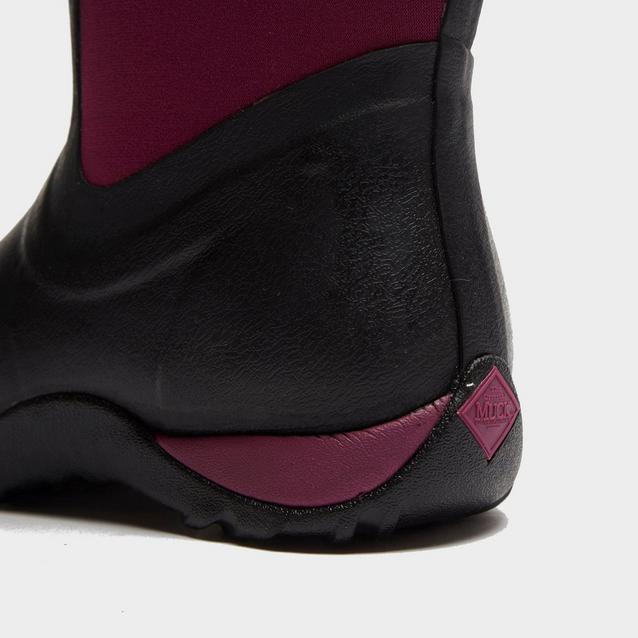 Maroon hot sale muck boots