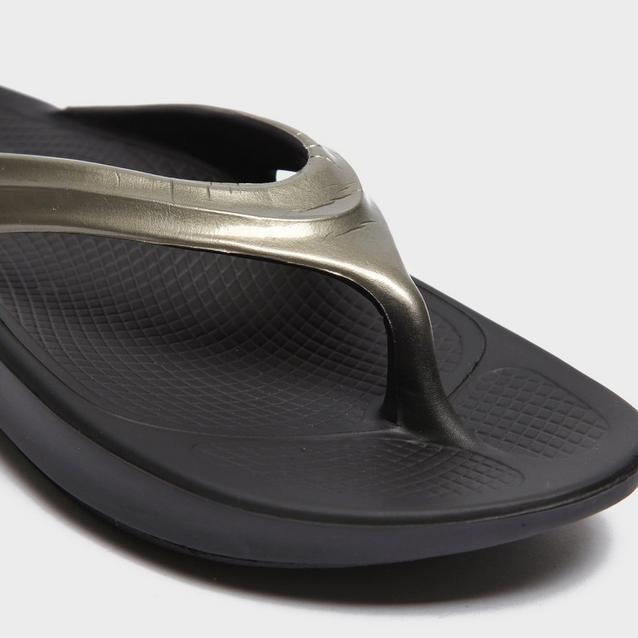 💥NEW!💥 Oofos Oolala Women's Size 11 Flip Flop Sandals Black Gray Leopard  Print