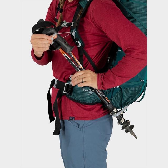 Osprey backpack hot sale trekking pole