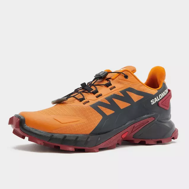 Salomon sponsored runners store