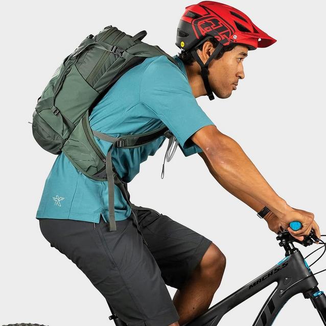 Osprey biking hot sale pack