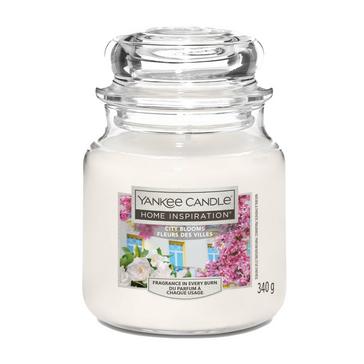 White Yankee candle City Blooms Medium Jar