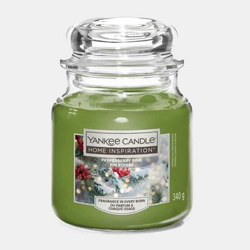 Green Yankee candle Pepperberry Pine Medium Jar