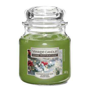 Green Yankee candle Pepperberry Pine Medium Jar