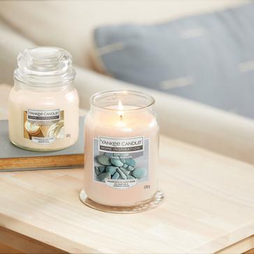 Pink Yankee candle Stony Cove Medium Jar