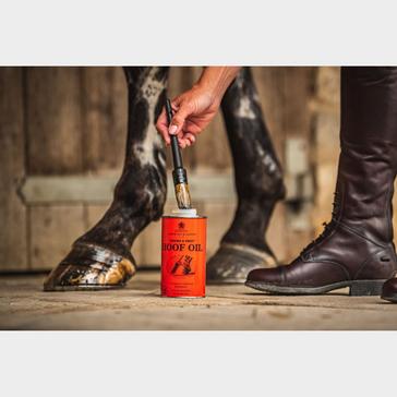 Clear Carr and Day and Martin Vanner & Prest™ Hoof Oil