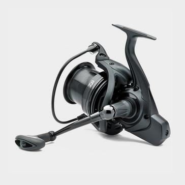 Daiwa 18 Emblem Spod 35 SCW QD Carp Fishing Reel - Exeter Angling