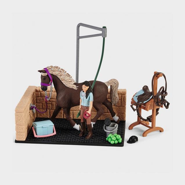  Schleich Washing  Area with Horse Club Emily & Luna One Size image 1